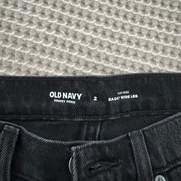 Old Navy High-Waisted Baggy Wide-Leg Jeans (Size 2- NEW W/ TAGS) in black - Picture 3 of 4